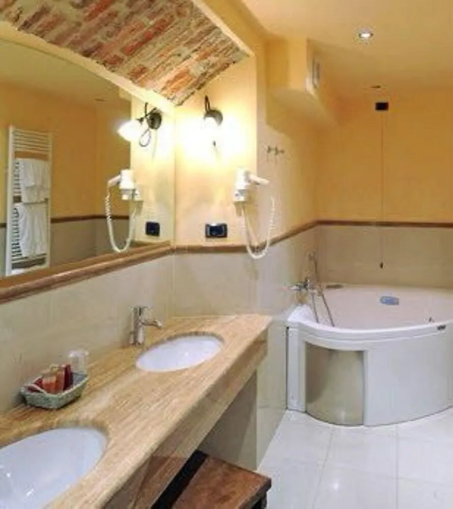Relais & Spa Castello Di Casiglio Έρμπα Ξενοδοχείο